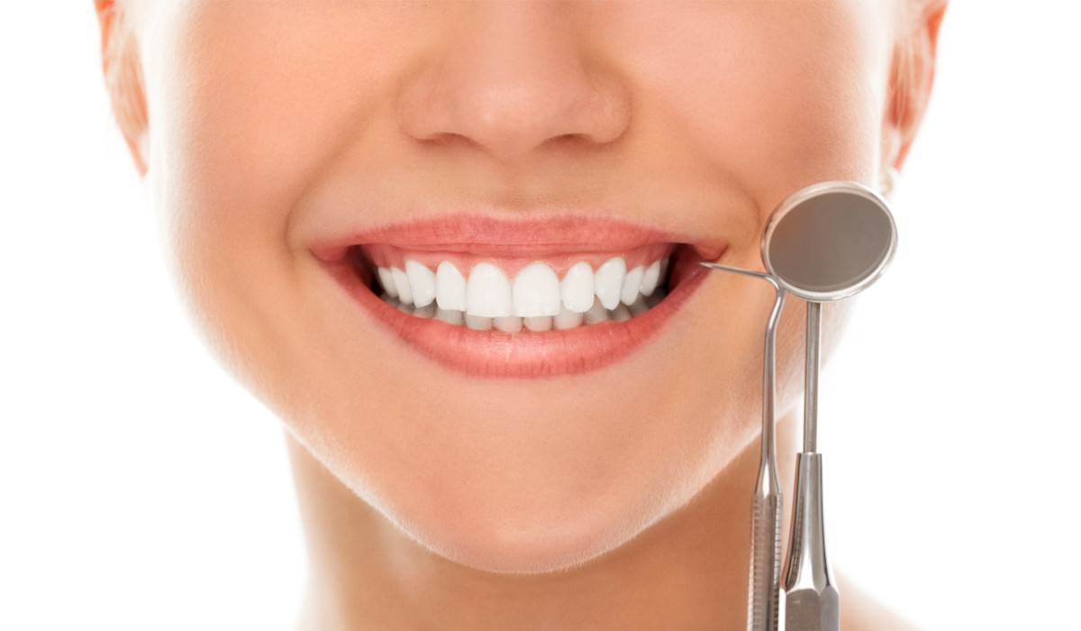 How to Choose the Right Cosmetic Dentist for Your Smile Makeover